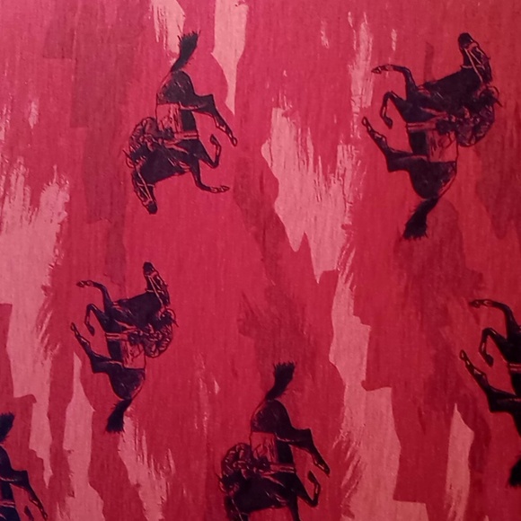 LuLaRoe Women's Short Sleeve V-Neck T-Shirt Size XS NWOT Race Horses Wine/Black/ - Picture 9 of 11